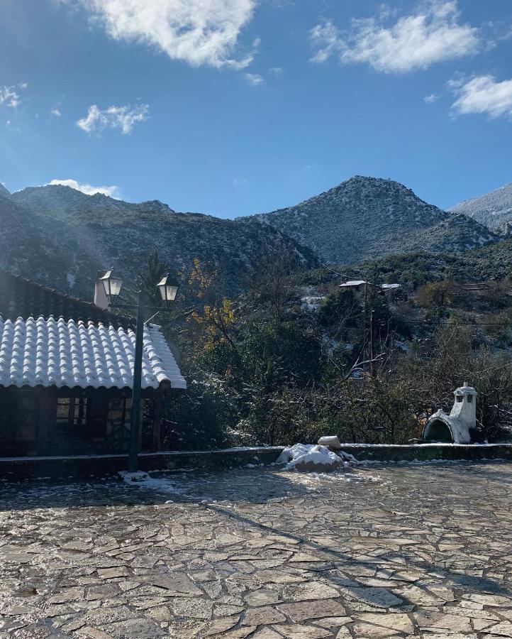 Mariolata Stone House Villa Lílaia Exterior photo